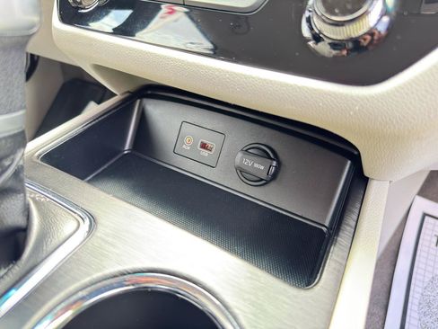 Used 2019 Kia Sedona L FWD image 58