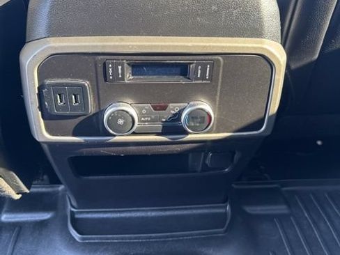 Used 2019 Ford Expedition XLT w/ Equipment Group 201A AWD/4WD image 15