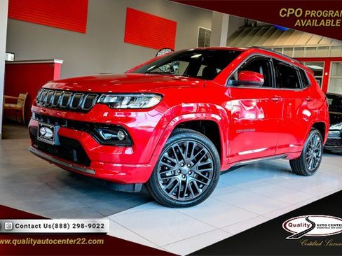 Used 2022 Jeep Compass Limited AWD/4WD image 1