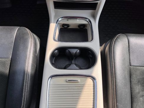 Used 2018 Dodge Grand Caravan SXT FWD image 24