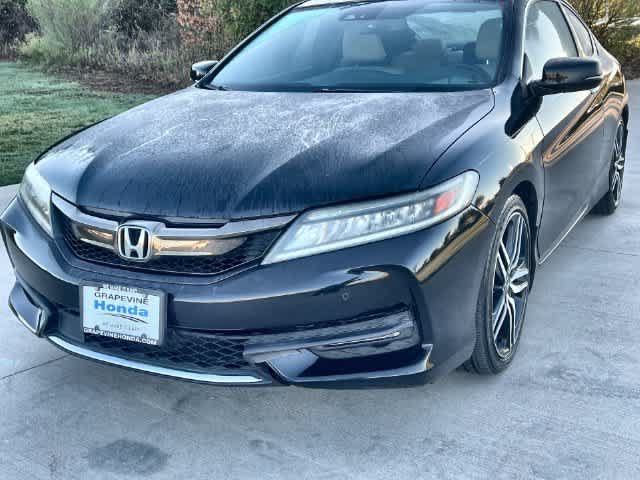 Used 2017 Honda Accord Touring image 2