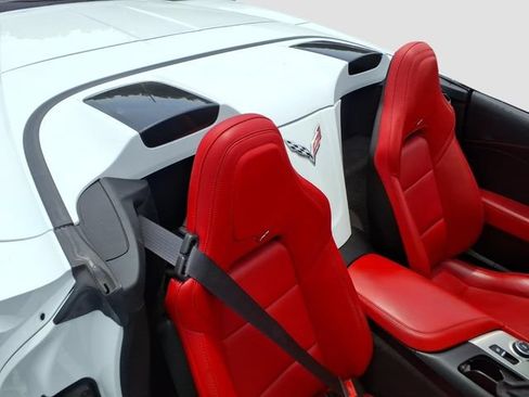 Certified 2014 Chevrolet Corvette Stingray Convertible w/ 3LT Preferred Equipment Group RWD image 18