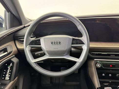 Certified 2025 Audi Q5 Premium w/ Convenience Package image 18