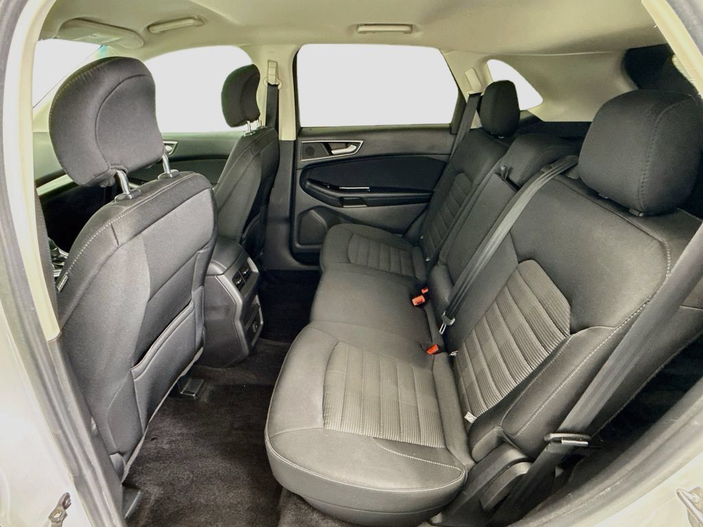 Used 2016 Ford Edge SEL FWD image 19