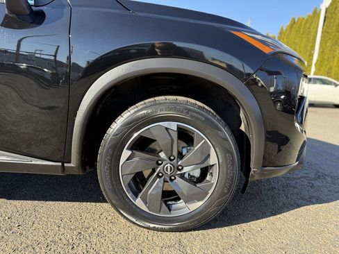 Used 2024 Nissan Rogue SV image 10