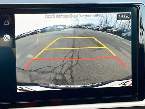 Used 2025 Hyundai Venue Limited FWD image 14