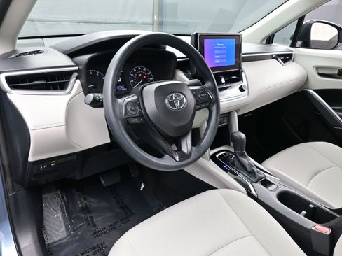 Used 2024 Toyota Corolla Cross L image 12