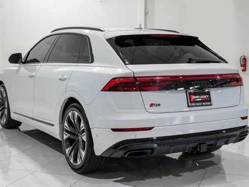 Used 2024 Audi Q8 Prestige image 10