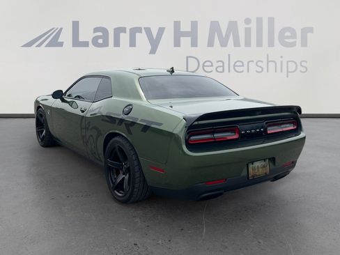 Used 2019 Dodge Challenger SRT Hellcat w/ Laguna Leather Package RWD image 3