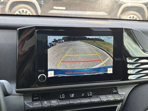 Used 2025 Toyota Camry LE FWD image 18