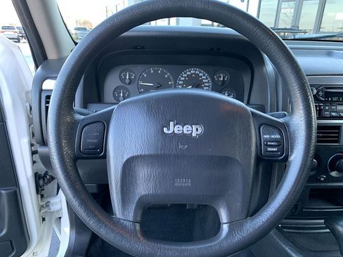 Used 2004 Jeep Grand Cherokee Laredo w/ Trailer Tow Prep Group image 17