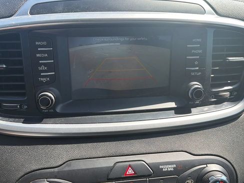 Used 2020 Kia Sorento FWD V6 image 17
