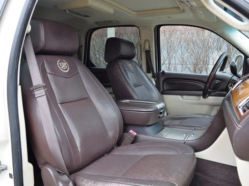 Used 2013 Cadillac Escalade Platinum image 15