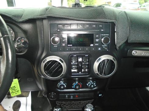 Used 2016 Jeep Wrangler Unlimited Sport w/ Quick Order Package 24S AWD/4WD image 15