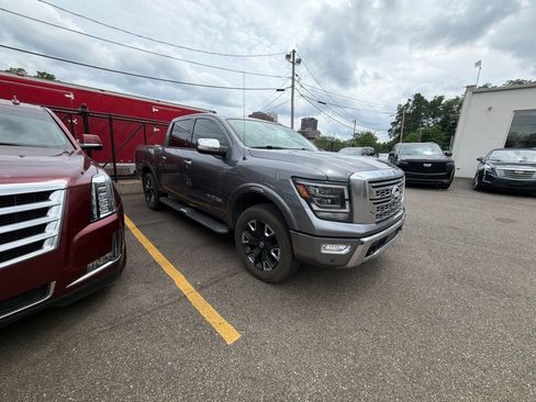 Used 2021 Nissan Titan Platinum Reserve w/ Moonroof Package AWD/4WD image 5