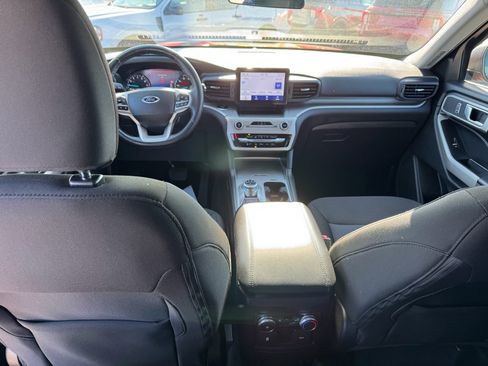 Certified 2022 Ford Explorer XLT w/ Class IV Trailer Tow Package image 22