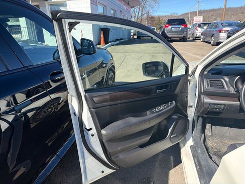 Used 2017 Subaru Legacy 2.5i Limited image 16