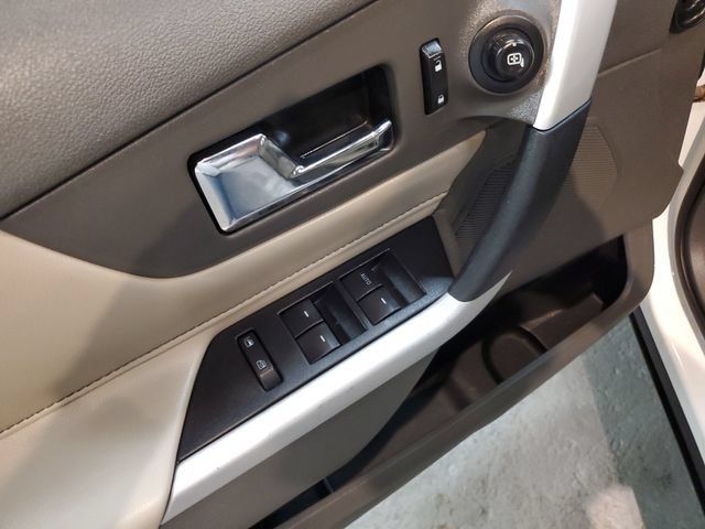 Used 2013 Ford Edge SEL FWD image 12