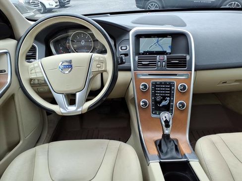 Used 2015 Volvo XC60 T5 Platinum image 13