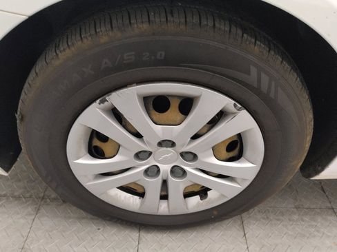 Used 2020 Chevrolet Sonic LT image 31