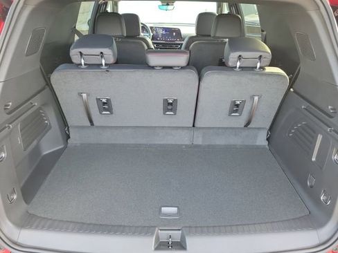 New 2026 Chevrolet Traverse Z71 w/ Enhanced Driving Package AWD/4WD image 10