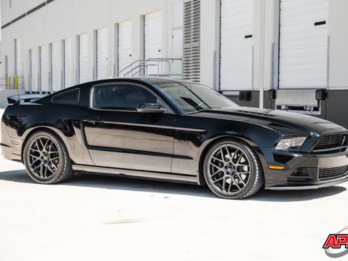Used 2013 Ford Mustang GT Premium RWD image 62