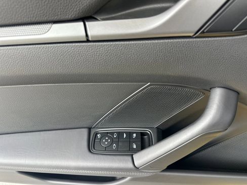 Used 2023 Porsche 911 Carrera image 13