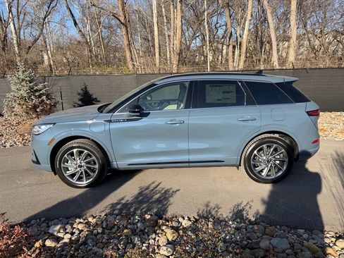 New 2026 Lincoln Corsair Grand Touring image 2