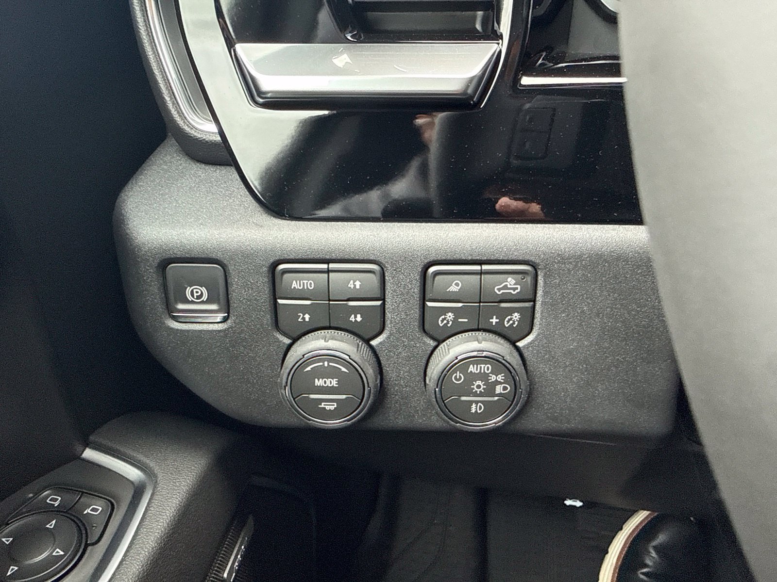 New 2026 Chevrolet Silverado 1500 RST w/ RST All Star Premium Package AWD/4WD image 32