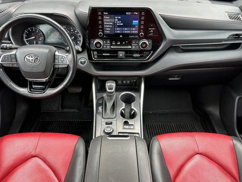 Used 2021 Toyota Highlander XSE AWD/4WD image 9