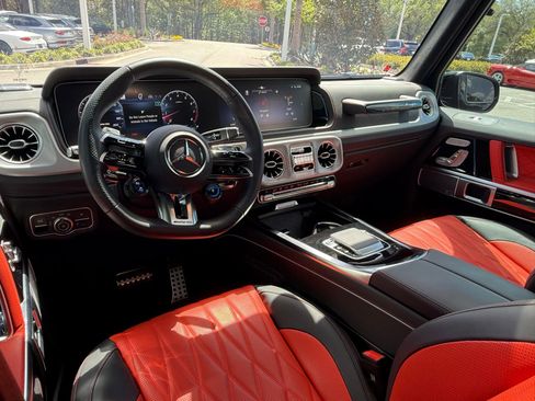 Used 2025 Mercedes-Benz G 63 AMG 4MATIC image 30