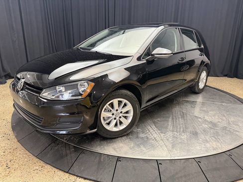 Used 2015 Volkswagen Golf SE image 2