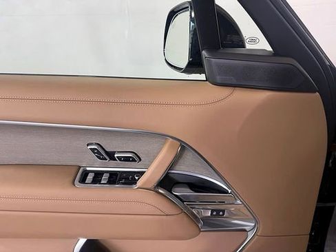 New 2026 Land Rover Range Rover SV AWD/4WD image 29