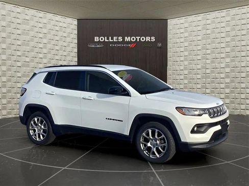 Certified 2022 Jeep Compass Latitude image 2