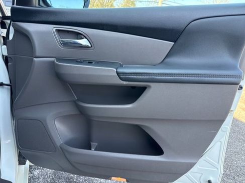 Used 2016 Honda Odyssey Touring image 25