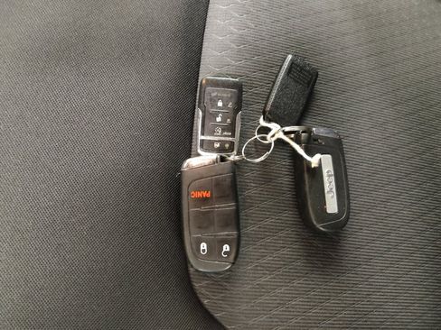 Used 2021 Jeep Renegade Latitude image 32