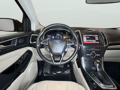 Used 2015 Ford Edge Titanium FWD image 17