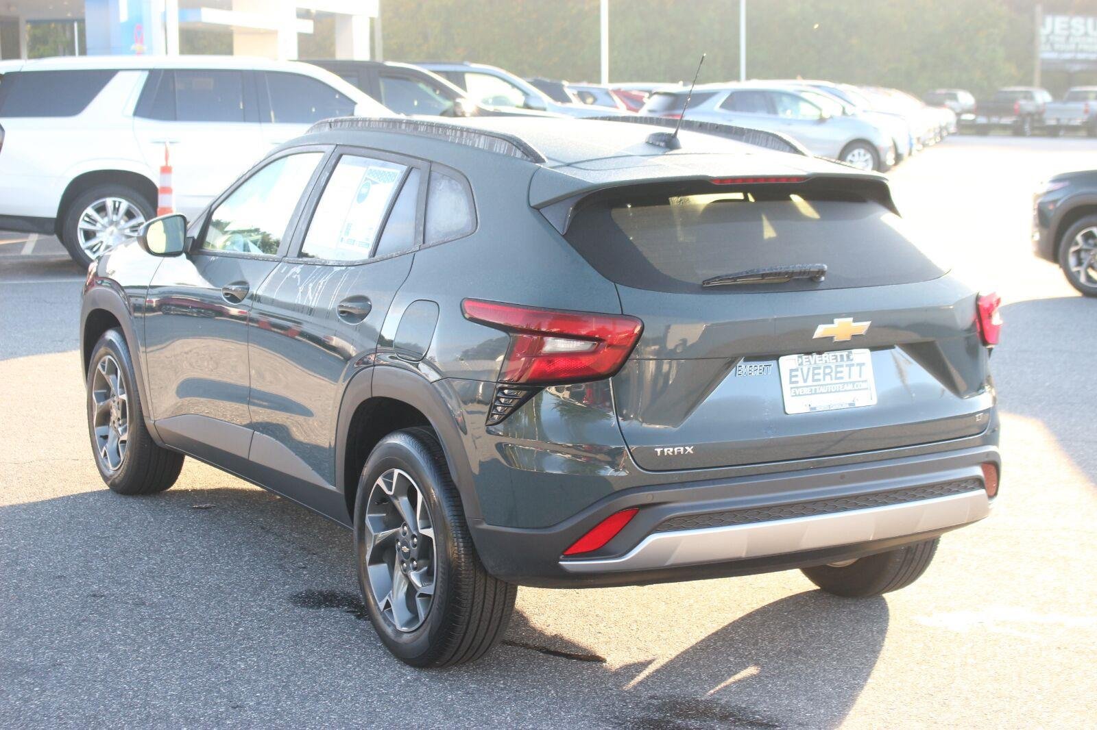 Used 2026 Chevrolet Trax LT w/ Driver Confidence Package FWD image 5