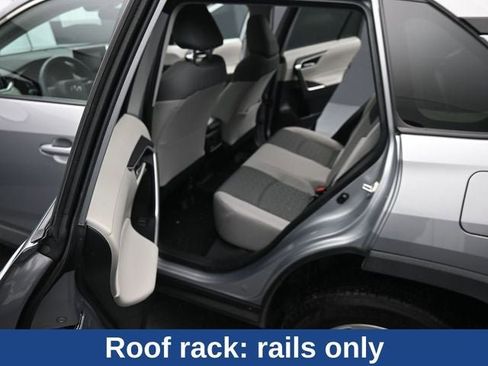 Used 2021 Toyota RAV4 XLE image 18