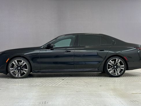 Certified 2023 BMW 760i xDrive w/ Executive Package AWD/4WD image 2