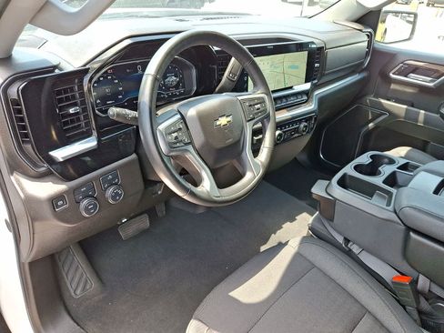 Used 2025 Chevrolet Silverado 1500 LT AWD/4WD image 16