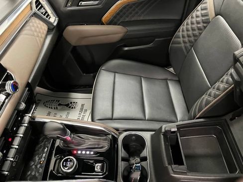 Used 2023 GMC Canyon Denali AWD/4WD image 40