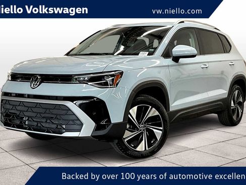 New 2025 Volkswagen Taos SE image 1