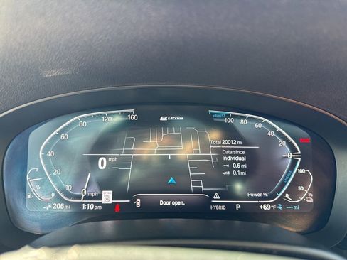 Used 2023 BMW 530e w/ Premium Package RWD image 22