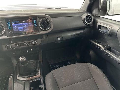 Used 2019 Toyota Tacoma TRD Sport w/ Technology Package image 22