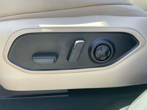 Used 2025 Jeep Grand Cherokee Limited image 27