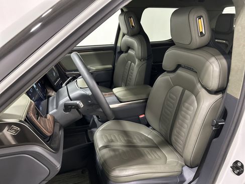 Used 2022 Rivian R1T Adventure image 20