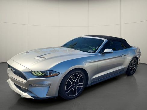 Used 2020 Ford Mustang Premium RWD image 3
