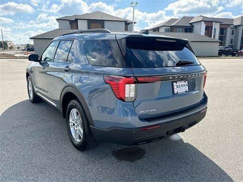 Used 2025 Ford Explorer Active image 11