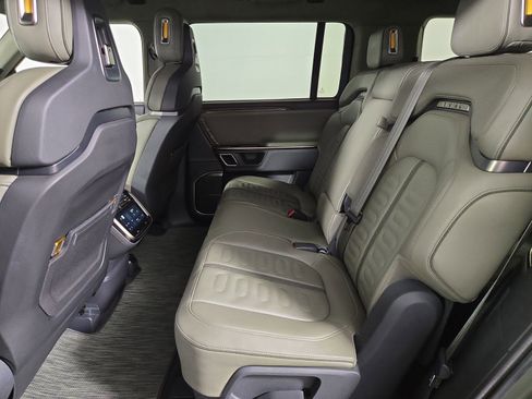 Used 2022 Rivian R1S Launch Edition image 21